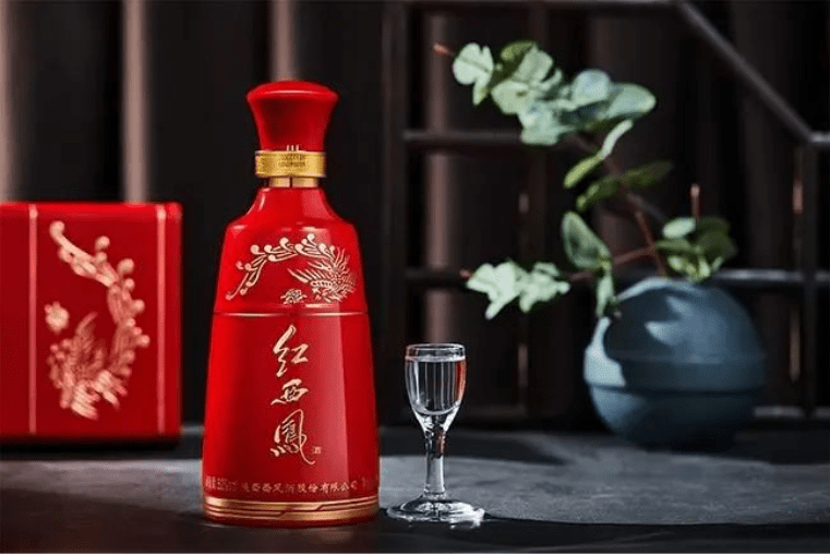傳承與創(chuàng)新并行<strong></p>
<p>西鳳酒
</strong>，西鳳酒展現(xiàn)時(shí)代風(fēng)采:西鳳酒

