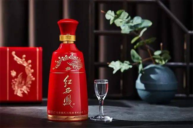 西鳳酒傳承經典釀造工藝<strong></p>
<p>西鳳酒
</strong>，成就鳳香品質:西鳳酒
