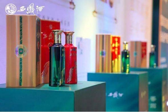 豈曰無衣<strong></p>
<p>西鳳酒
</strong>，西鳳酒的廠商同袍:西鳳酒
