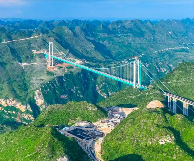 貴州“世界第一高橋”有繩蹦極2999元/次被指“蹦極刺客”<strong></p>
<p>西鳳酒
</strong>，多方回應(yīng):西鳳酒
