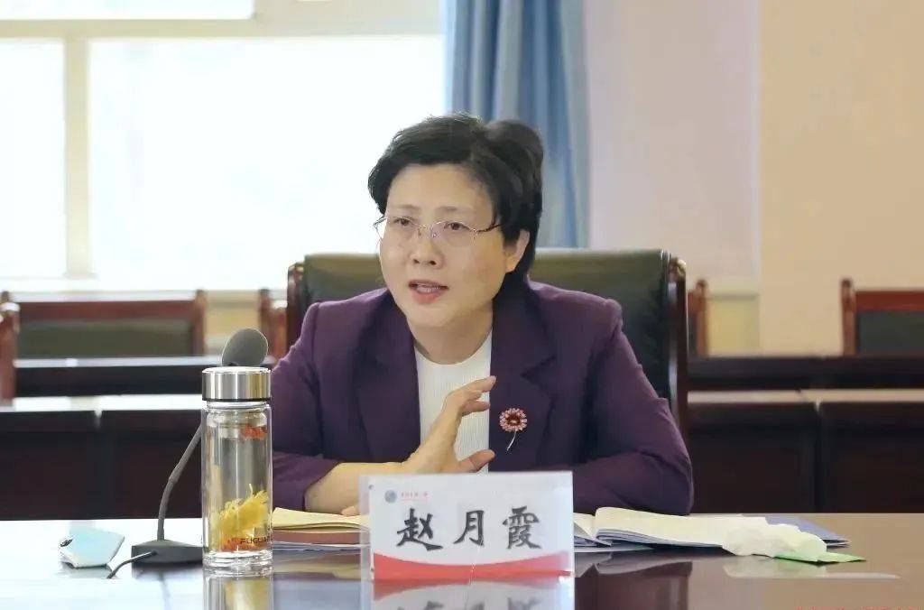 青海省委常委、組織部長(zhǎng)趙月霞，調(diào)任云南:西鳳酒
