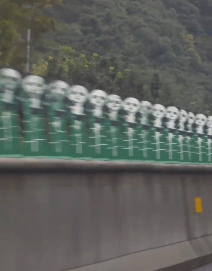四川一高速上熊貓圖案裝置被指“鬼畜”<strong></p>
<p>西鳳酒
</strong>，高速方回應：沒那么抽象，已上報情況:西鳳酒
