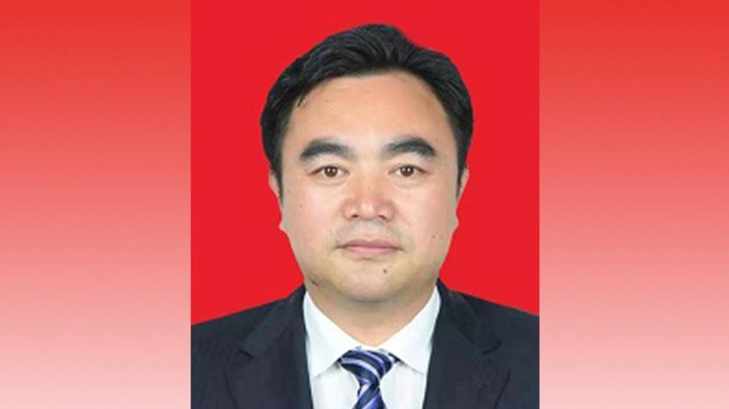 眉山市委常委、組織部部長、秘書長高立新調(diào)任四川省政府駐京辦:西鳳酒
