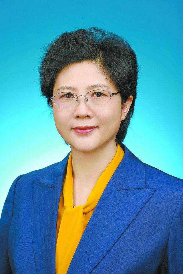 新任云南省委常委趙月霞<strong></p>
<p>西鳳酒
</strong>，分工明確:西鳳酒
