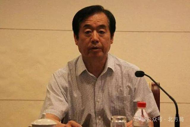 在中紀(jì)委任職30余年的副部級(jí)干部落馬，曾任中央巡視組組長(zhǎng):西鳳酒
