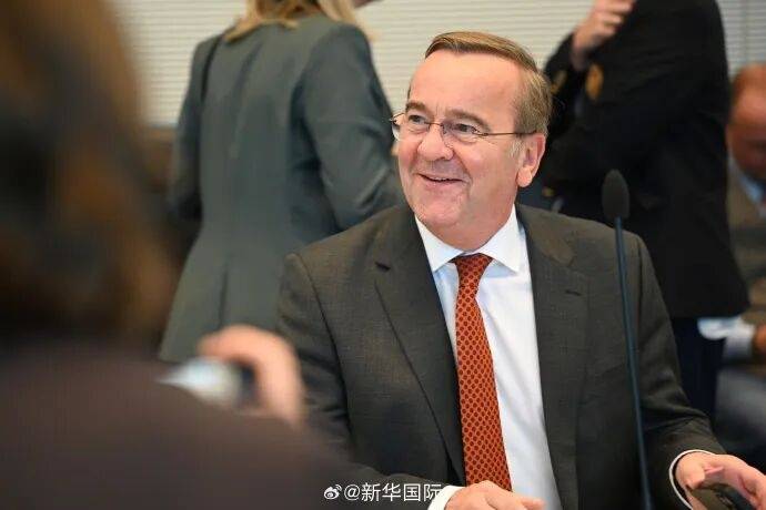 德國(guó)承諾向?yàn)蹩颂m提供20億歐元軍援，俄方警告：運(yùn)至烏方的武器將成為俄軍合法打擊目標(biāo):西鳳酒
