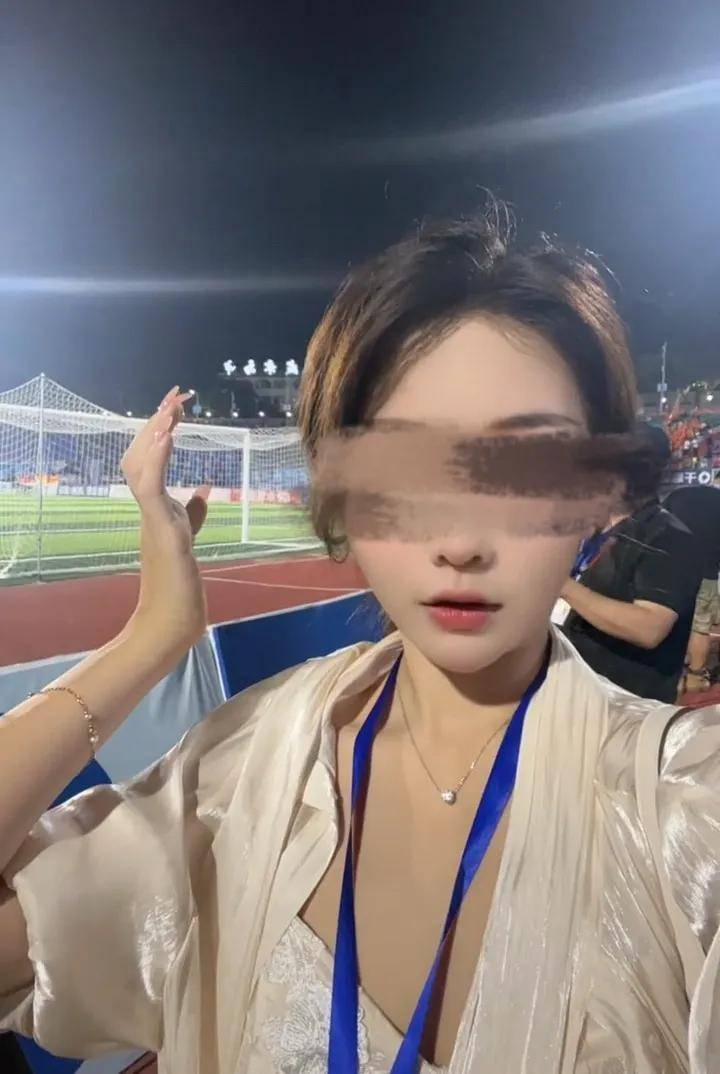 女主播稱遭偽裝快遞包裹炸傷<strong></p>
<p>西鳳酒
</strong>，湖南警方通報(bào):西鳳酒
