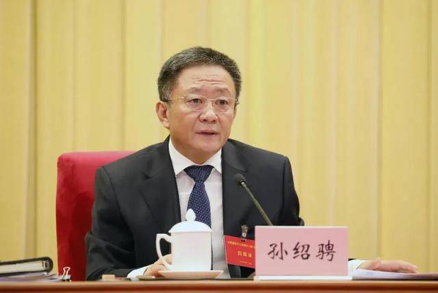 孫紹騁因工作崗位調(diào)整，辭去內(nèi)蒙古自治區(qū)人大常委會主任職務(wù):西鳳酒
