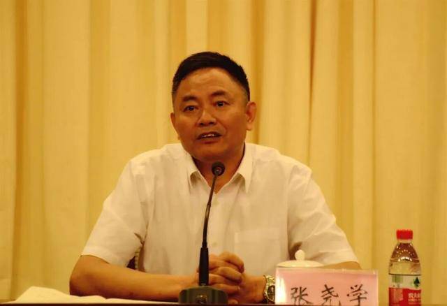 打虎！年近70歲的張堯?qū)W<strong></p>
<p>西鳳酒
</strong>，卸任8年后被查:西鳳酒
