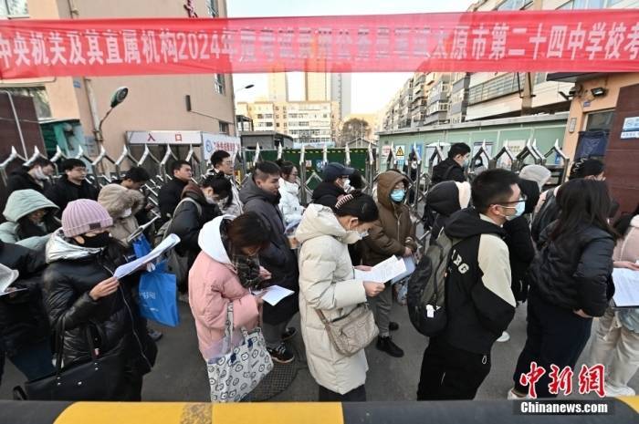 國考報(bào)名三天<strong></p>
<p>西鳳酒
</strong>，熱門崗位競(jìng)爭(zhēng)已“千里挑一”:西鳳酒
