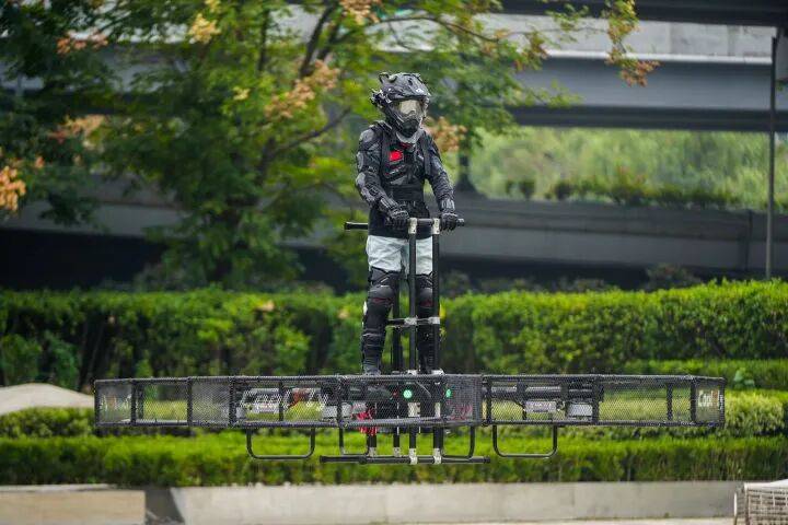 全國首創(chuàng)<strong></p>
<p>西鳳酒
</strong>，杭州人可以一鍵起飛去上班了！:西鳳酒
