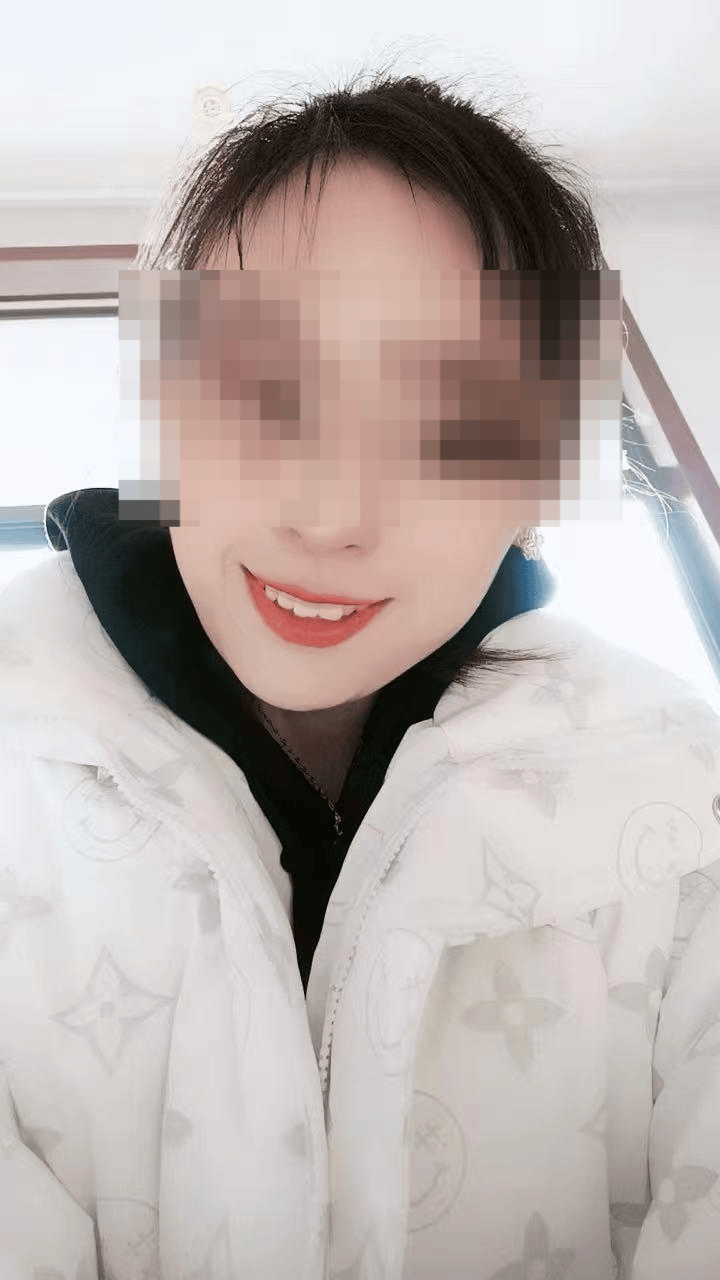妻子患癌去世前被三次起訴離婚<strong></p>
<p>西鳳酒
</strong>，前夫遺棄罪因證據(jù)不足被駁回｜在場(chǎng):西鳳酒
