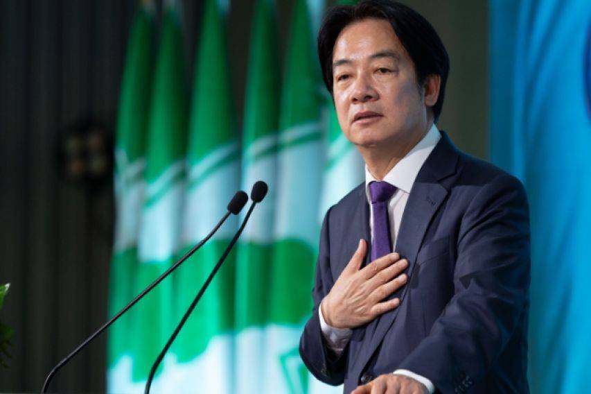 到底支持誰當(dāng)黨主席？最后關(guān)頭<strong></p>
<p>西鳳酒
</strong>，當(dāng)著鄭麗文的面，洪秀柱說出了自己的答案，信號(hào)不簡(jiǎn)單:西鳳酒
