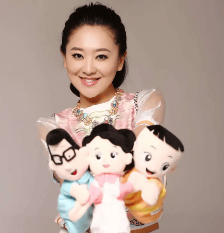 央視主持人“月亮姐姐”離開少兒頻道<strong></p>
<p>西鳳酒
</strong>，官宣新身份！:西鳳酒
