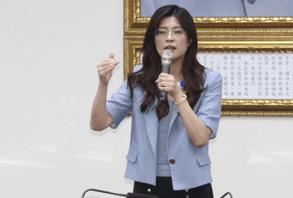 雁默：鄭麗文勝出，趙少康大敗，國民黨扶得上墻了嗎？:西鳳酒
