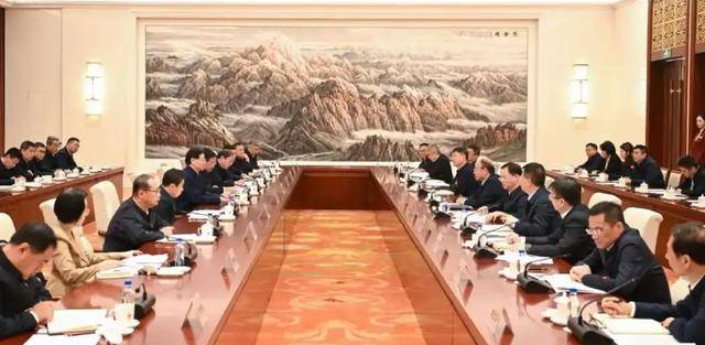 遼寧省委書記、省長(zhǎng)在京與部分中央企業(yè)分別舉行工作會(huì)商:西鳳酒
