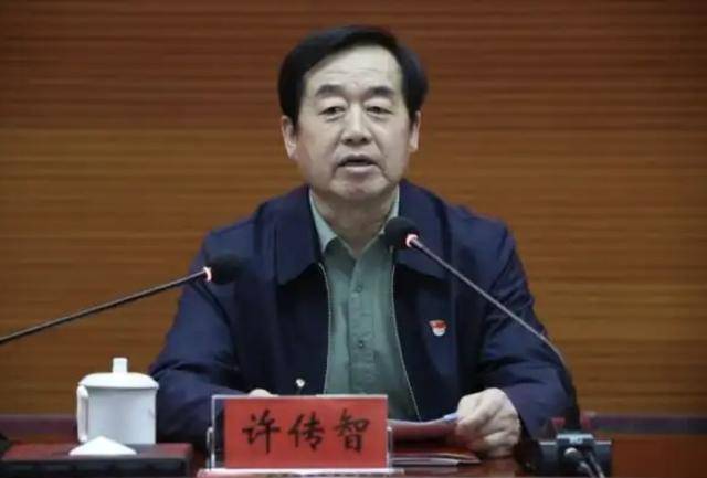 兩名近70歲中管干部被查；副部級(jí)干部王波被判死緩:西鳳酒
