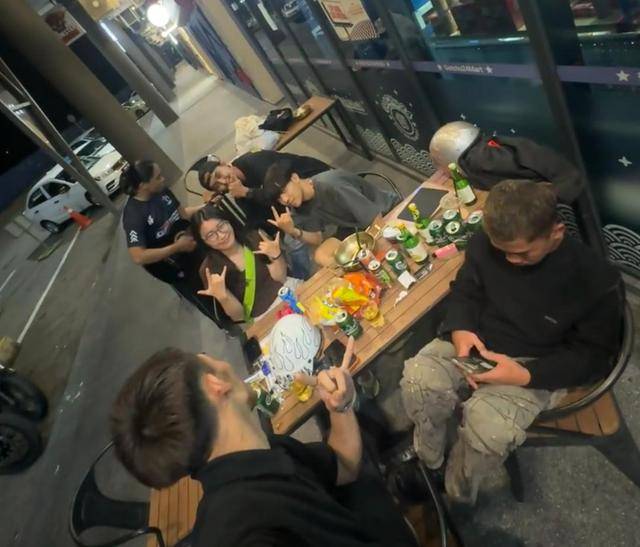 上海女生國(guó)外丟失手機(jī)<strong></p>
<p>西鳳酒
</strong>，找回后發(fā)現(xiàn)多了兩段視頻，網(wǎng)友：結(jié)局意想不到……:西鳳酒
