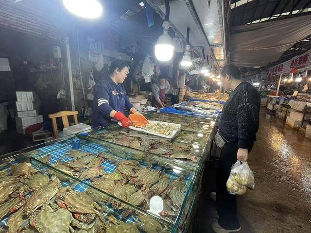 梭子蟹價格幾近腰斬<strong></p>
<p>西鳳酒
</strong>！煙臺海鮮市場迎來“實惠期”:西鳳酒
